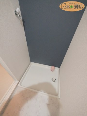 ネオハイツ姫路アメティ228　11階のランドリースペース