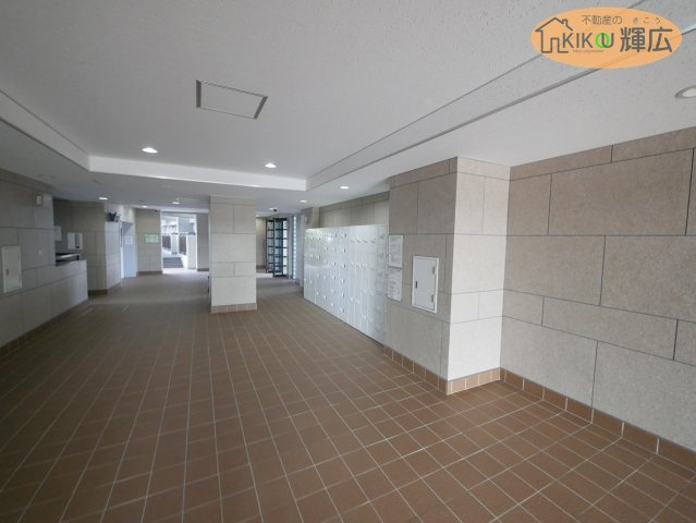 ネオハイツ姫路アメティ228　11階のエントランス