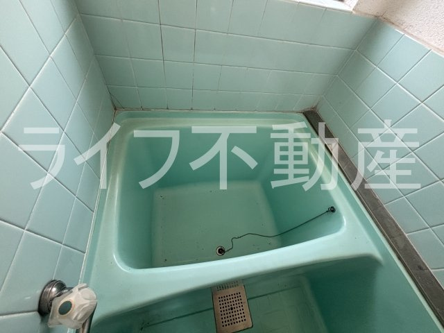 司ハウスの浴室|コンパクトで使いやすいお風呂です