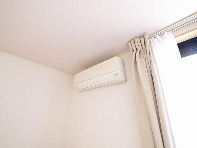 レオパレスビューヒルズテンの設備|エアコンです