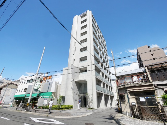 セイワパレス東三国駅前の外観