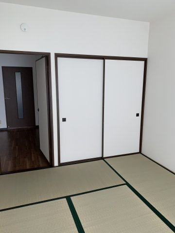 アルトラマンション　B棟の和室