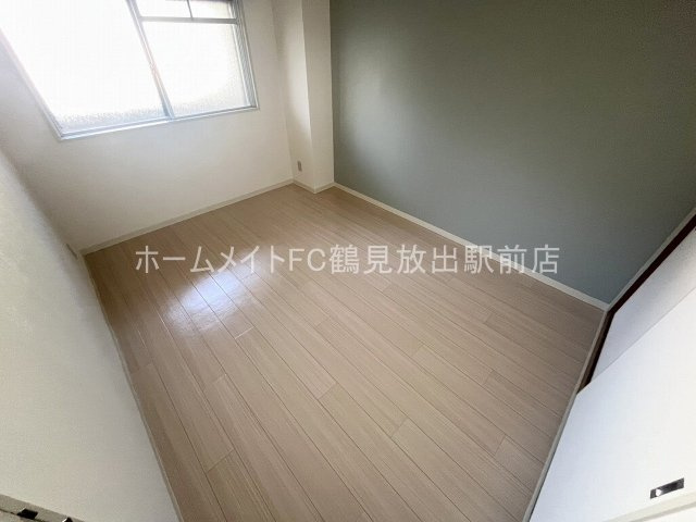 東大阪市楠根３丁目の賃貸マンションの洋室