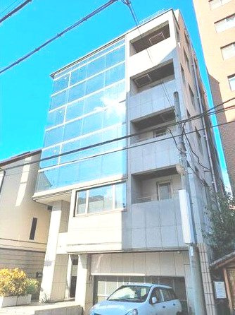 ＴＨＥ　ＧＡＴＥ　ＫＡＲＡＳＵＭＡの外観