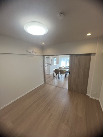 【居間・リビング】西大寺サンハイツ一号棟 