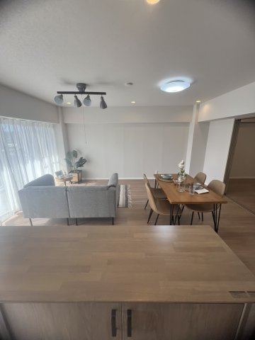 【居間・リビング】西大寺サンハイツ一号棟 