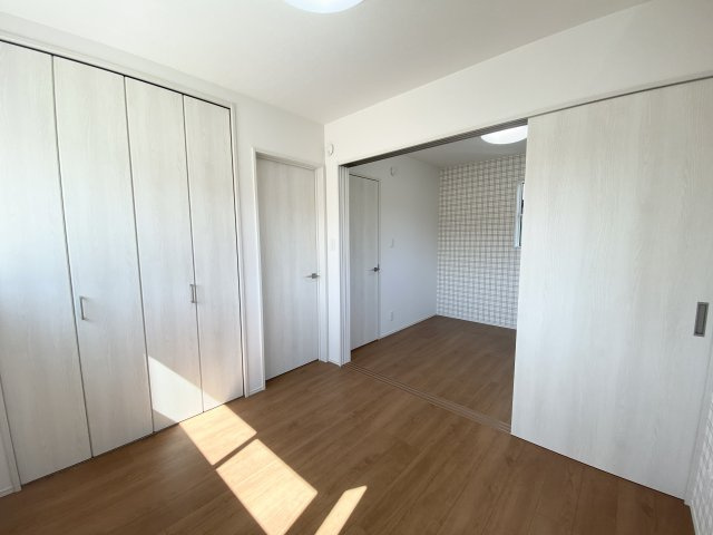 玉里団地1丁目　S-pacio B棟の洋室|お部屋を仕切れる間取りになっています。子供部屋にいかがでしょうか。