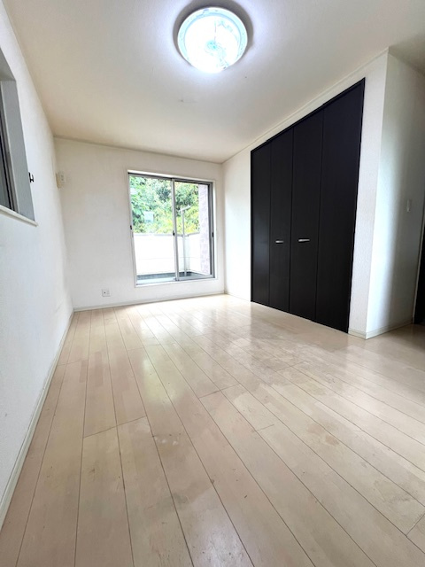 神戸市長田区東丸山町中古戸建の洋室