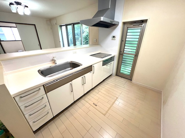 神戸市長田区東丸山町中古戸建のキッチン