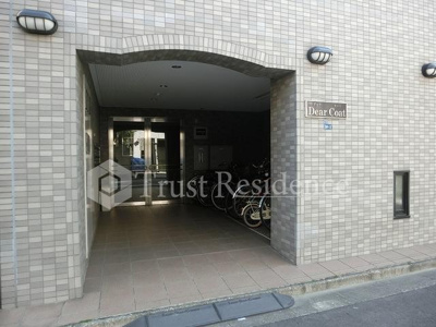 【エントランス】 | ディアコート | エントランス前