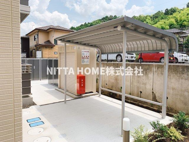 シャーメゾン八反田南のその他共用部分|屋根付きの駐輪場は無料です★
