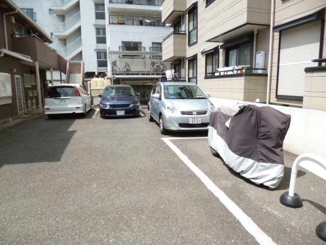 グランドールの駐車場|★敷地内駐車場（要空き確認）★