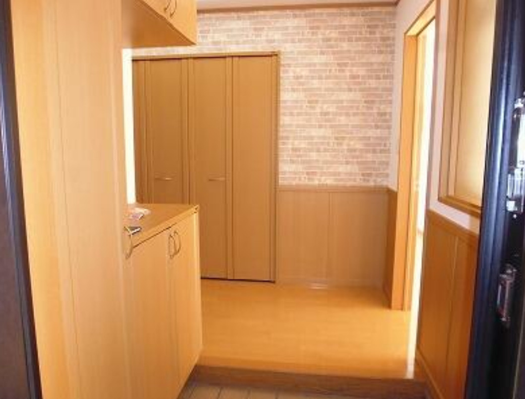 札幌市白石区菊水元町八条1丁目　収益アパートの玄関