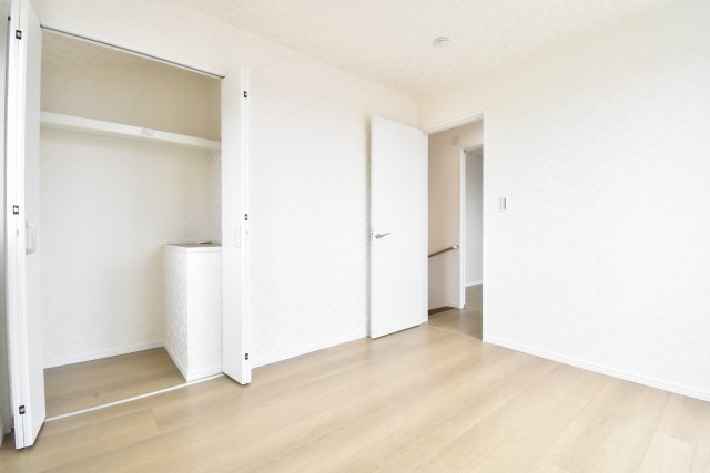 入間郡三芳町大字藤久保の新築一戸建の収納|クローゼット付きで室内をスッキリとお使いいただけます。