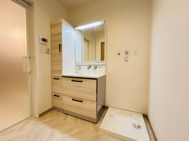 ★うるま市田場戸建て【B棟】の独立洗面台