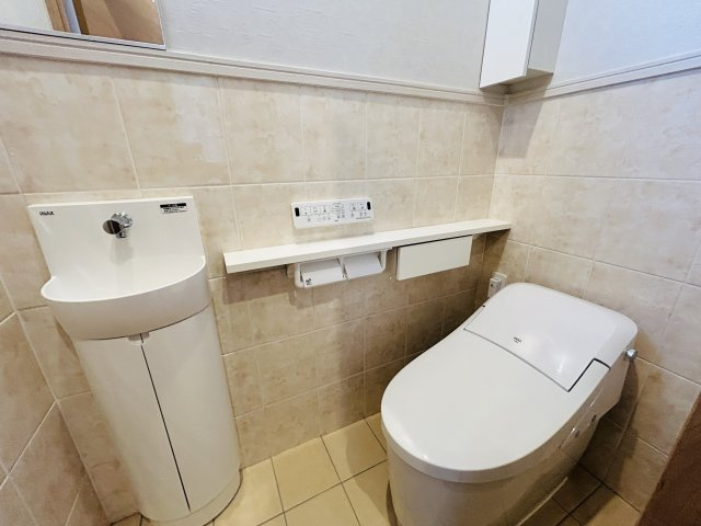 ★うるま市田場戸建て【B棟】のトイレ