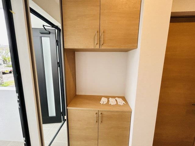 ★うるま市田場戸建て【B棟】の玄関