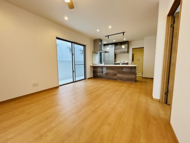 ★うるま市田場戸建て【B棟】の居間・リビング