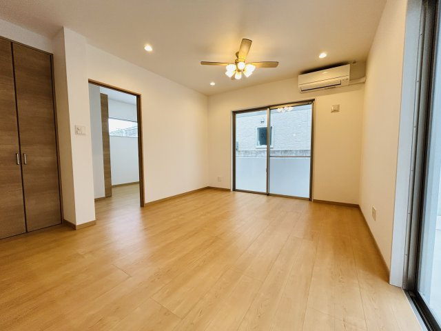 ★うるま市田場戸建て【B棟】の居間・リビング