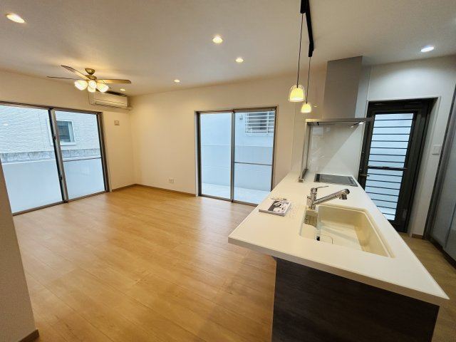 ★うるま市田場戸建て【B棟】の居間・リビング