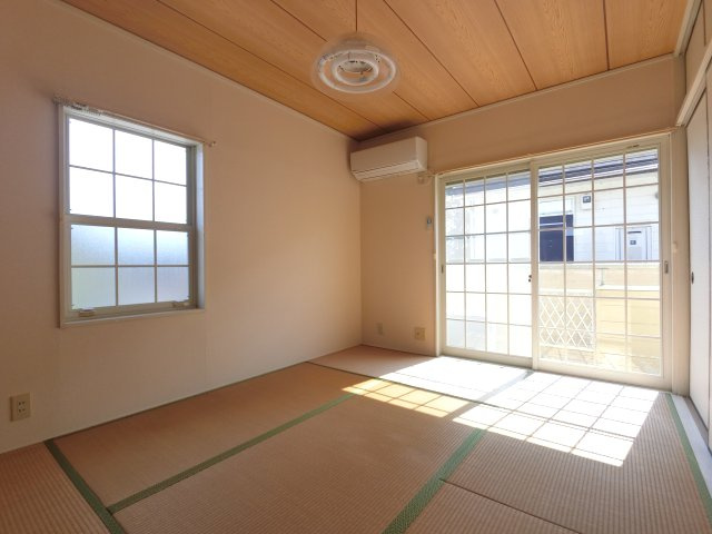 【和室】 | ※側窓はありません