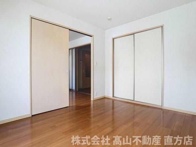 バリュージュB棟の寝室