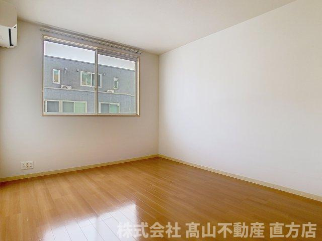 バリュージュB棟の寝室