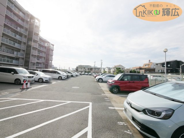 ジークレフ加古川東　4階の駐車場
