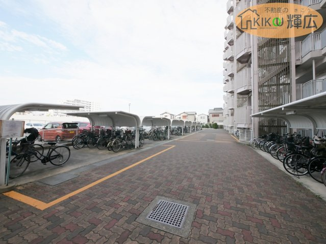 ジークレフ加古川東　4階の駐輪場