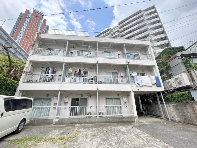 三軒茶屋荘の外観|★南向きのお部屋★