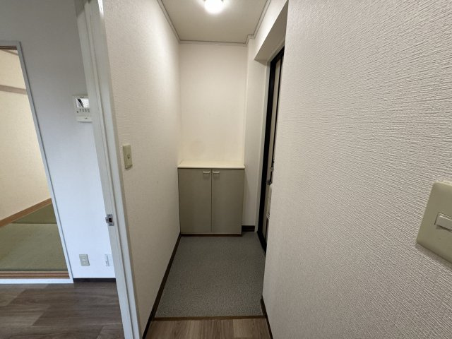 本町北パークハイムIの玄関