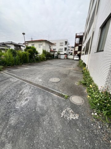 レンフィス平林の駐車場