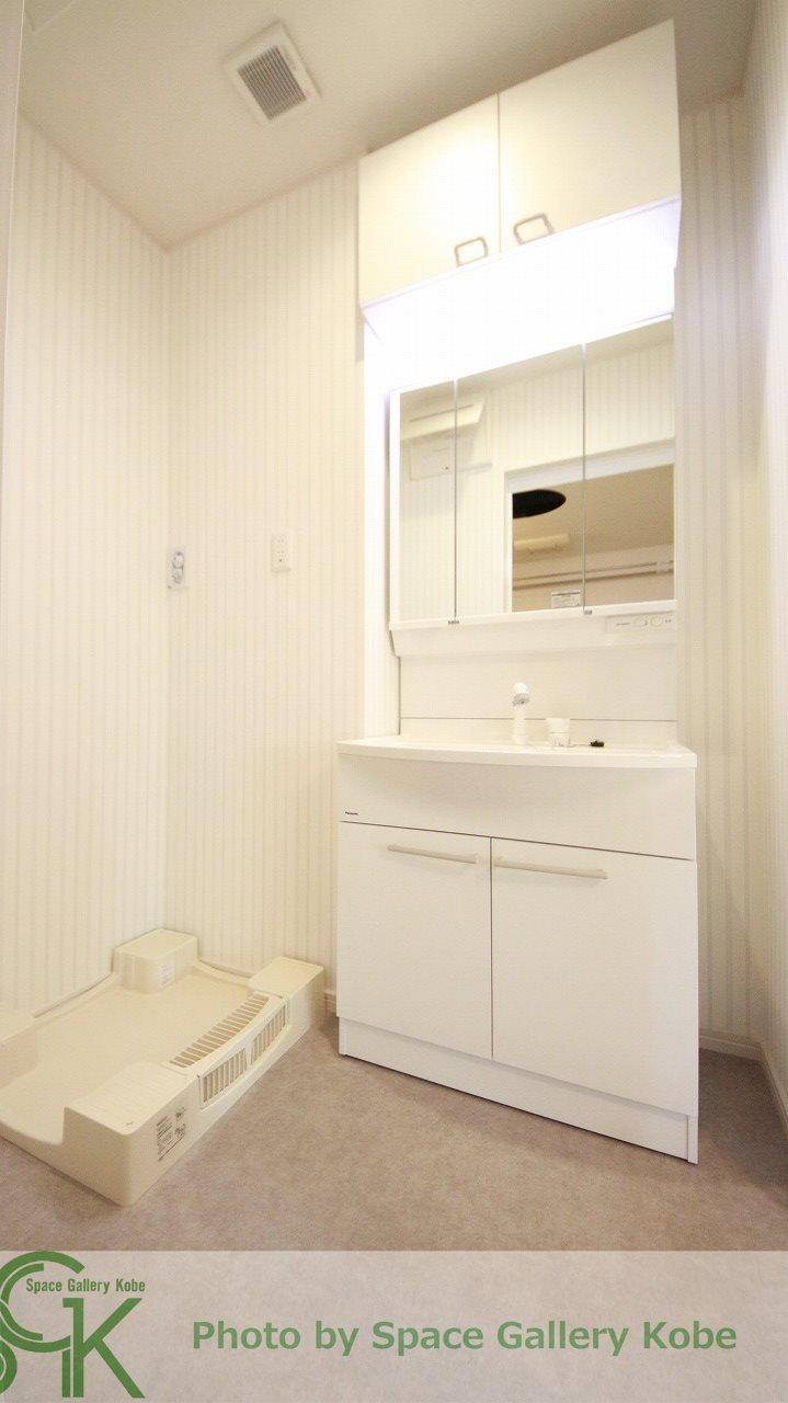 フレッツァ垂水福田の洗面所|※お部屋により仕様が異なる場合があります。
