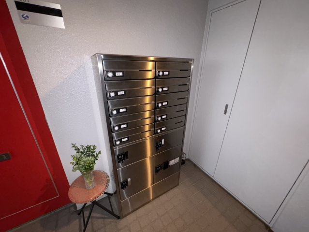 スクエア本八幡のエントランス