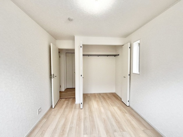 クレイドルガーデン碧南市湖西町第1　全4棟　新築戸建の洋室