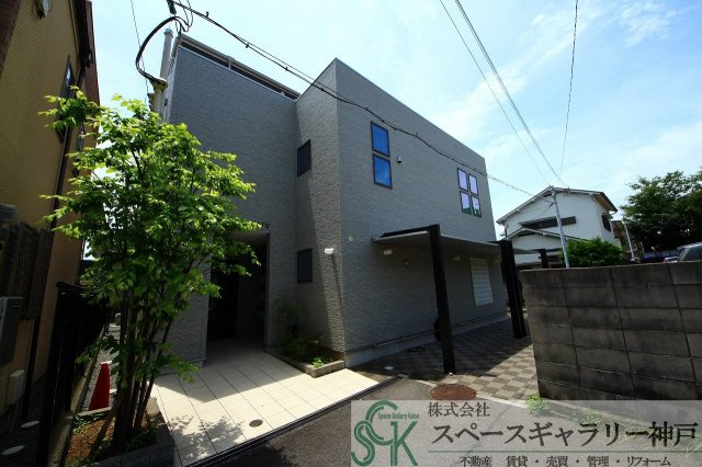 グルーブメゾン歌敷山の外観