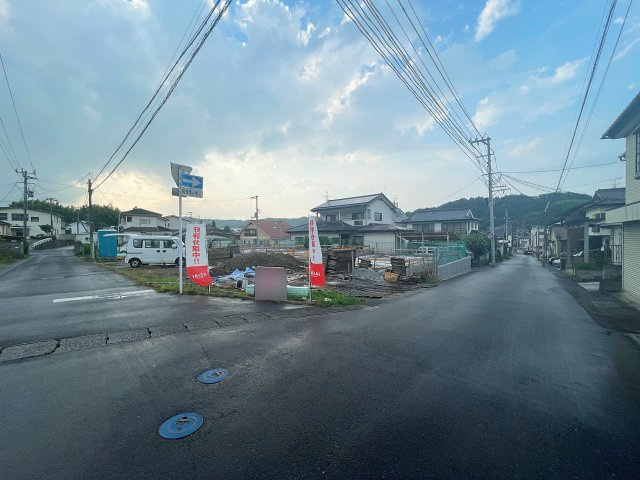 新築戸建・建売　二本松市根崎1期　全3棟の前面道路含む現地写真