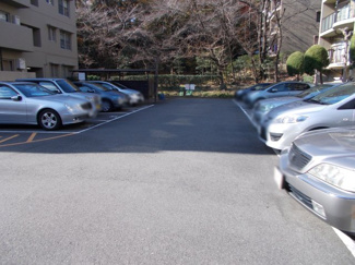 【駐車場】