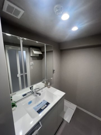 京成サンコーポ稲毛壱号棟の独立洗面台|独立洗面化粧台が付いています