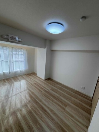 ハイマート西千葉の洋室|落ち着いた色調の洋室です