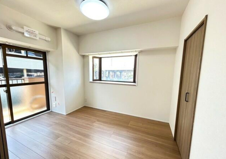 プレジデント９８の洋室|個人の部屋や寝室として使える洋室です