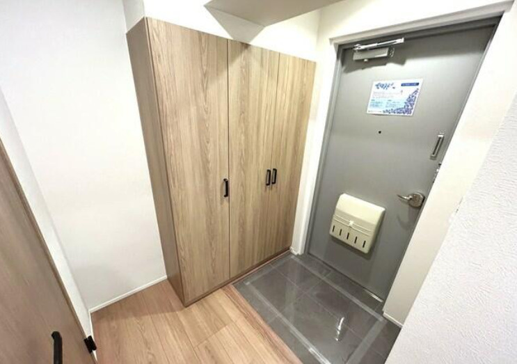 プレジデント９８の玄関|収納もある玄関です