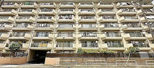 いづみハイツ船橋Ｂ棟の外観|「東海神」駅まで徒歩約4分
「船橋」駅まで徒歩約7分です