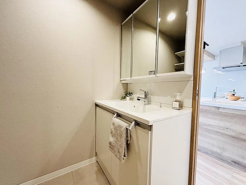 コープ野村夏見５号棟の独立洗面台|独立洗面化粧台付き