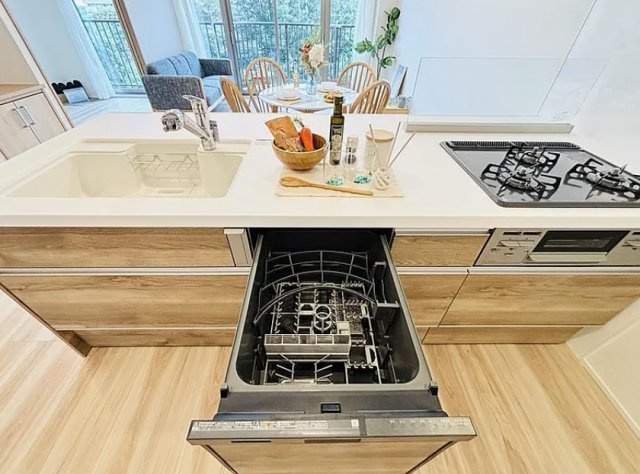 コープ野村夏見５号棟のキッチン|食洗器付きです