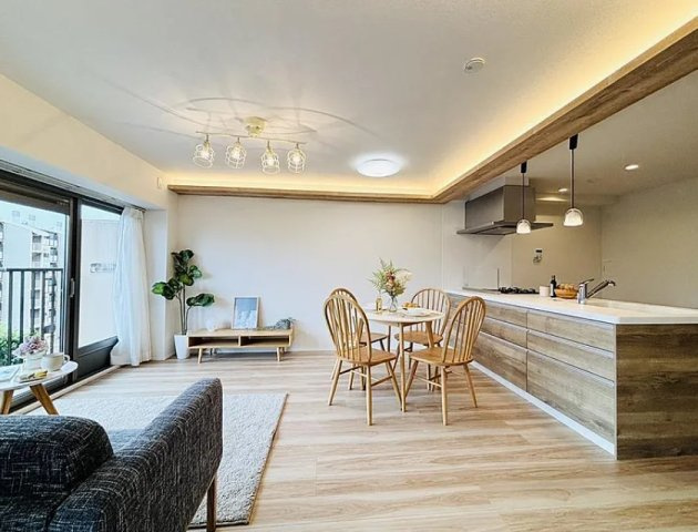 コープ野村夏見５号棟の居間・リビング|ゆったり過ごせるリビングです