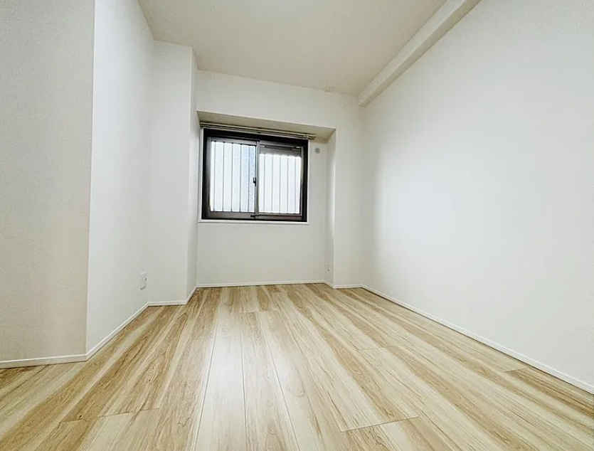 コープ野村夏見５号棟の洋室|ゆったりした洋室です