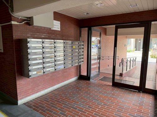 三田狭山ガーデンのエントランス|毎日通るエントランスはこのようになっています