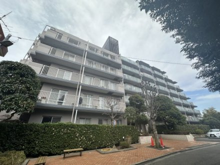 コスモ鶴瀬ステーションスクエアの外観|「鶴瀬」駅まで徒歩約4分です
スーパーやコンビニが近く、買い出し便利です