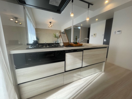 ロータリーパレス浦和西のキッチン|リビングを見守りながらお料理ができます